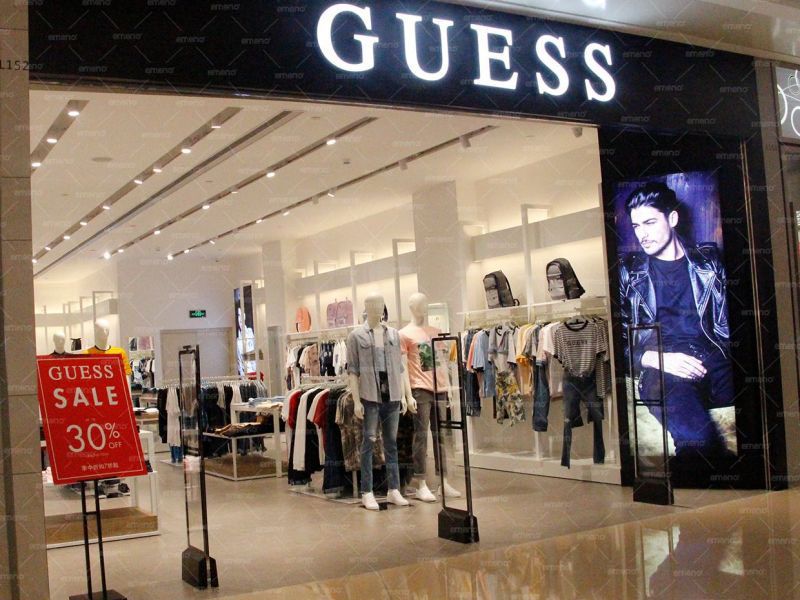 Trgovina z oblačili GUESS je vgradila kubično napravo proti kraji Beauty AM6811